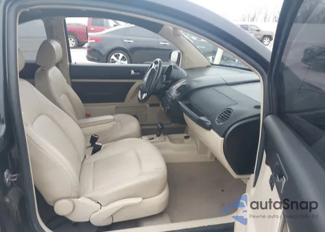 2009 Volkswagen New Beetle 2.5L from USA, damaged, VIN 3VWPW31C59M507135